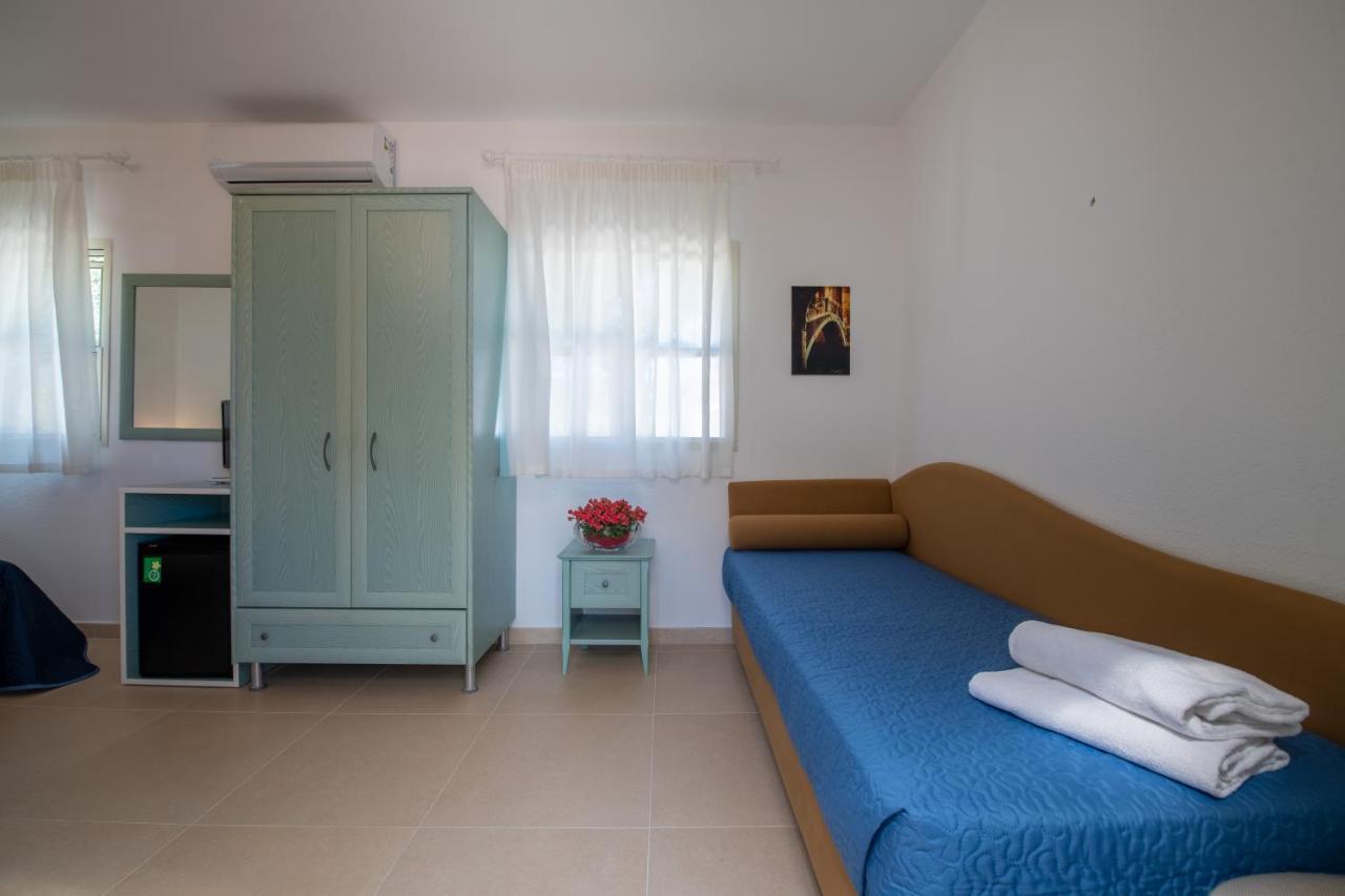 Albergo Villa A Mare Пешичи Екстериор снимка